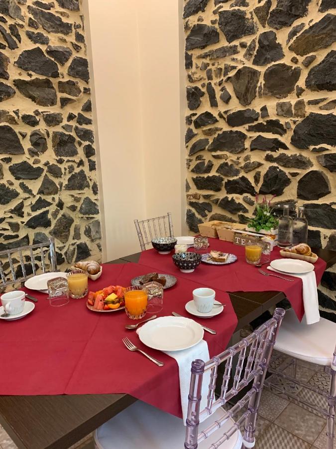 La Tenuta Di Trimalcione Pofi Bagian luar foto