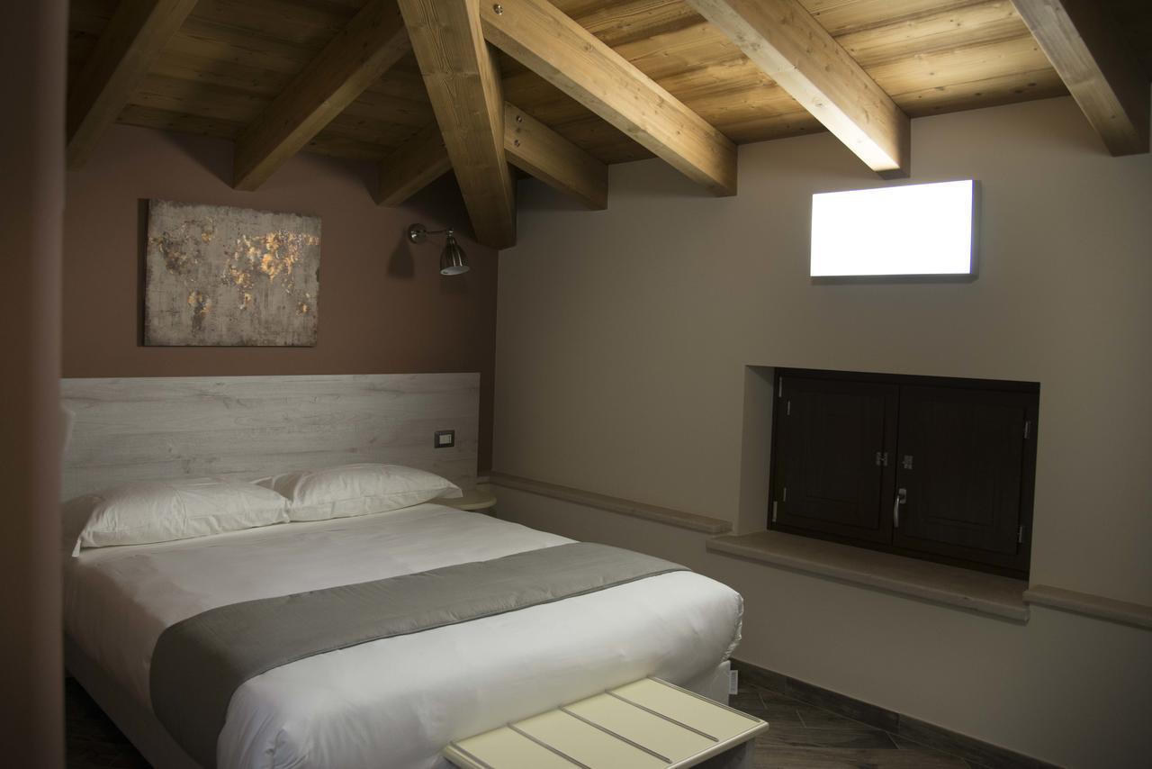 La Tenuta Di Trimalcione Pofi Bagian luar foto