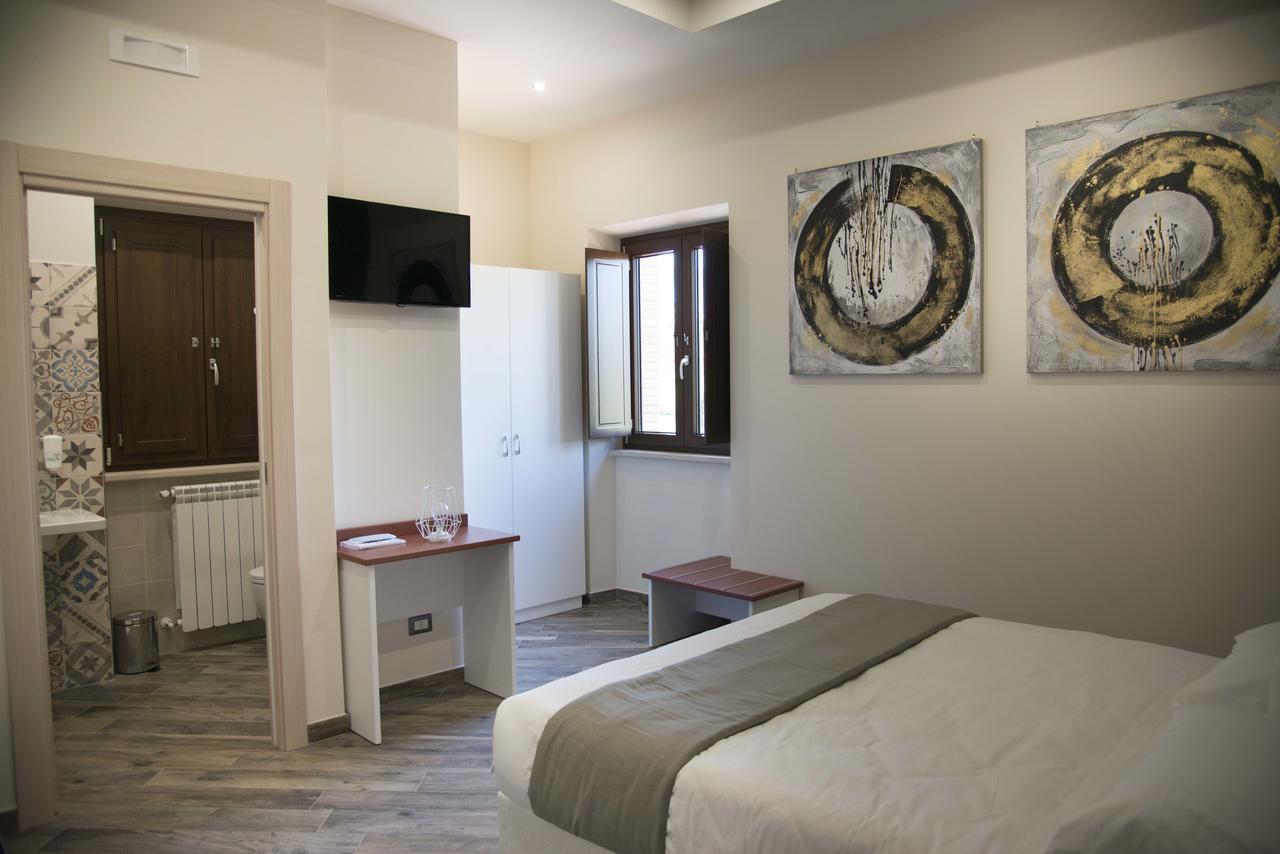 La Tenuta Di Trimalcione Pofi Bagian luar foto