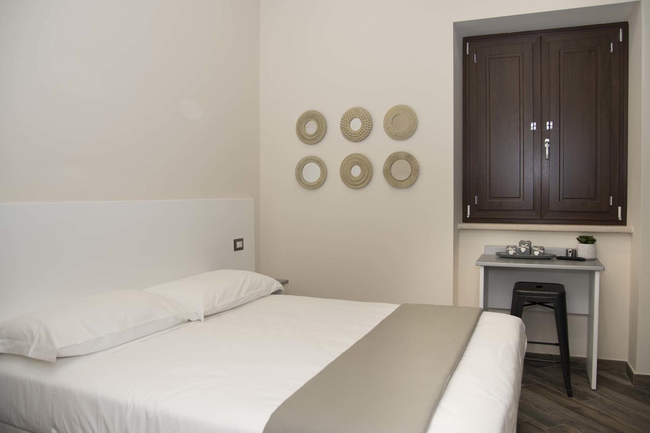 La Tenuta Di Trimalcione Pofi Bagian luar foto