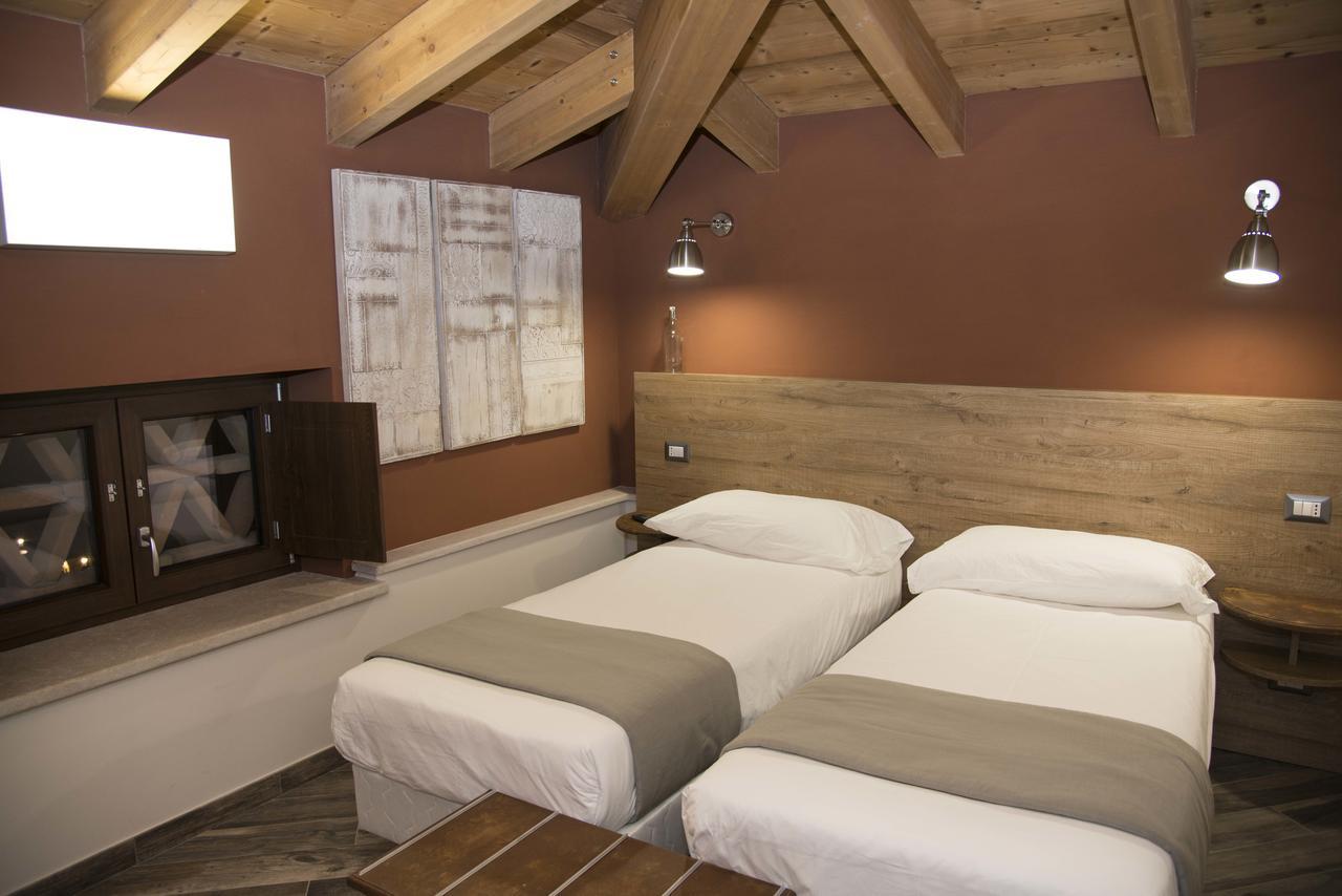 La Tenuta Di Trimalcione Pofi Bagian luar foto